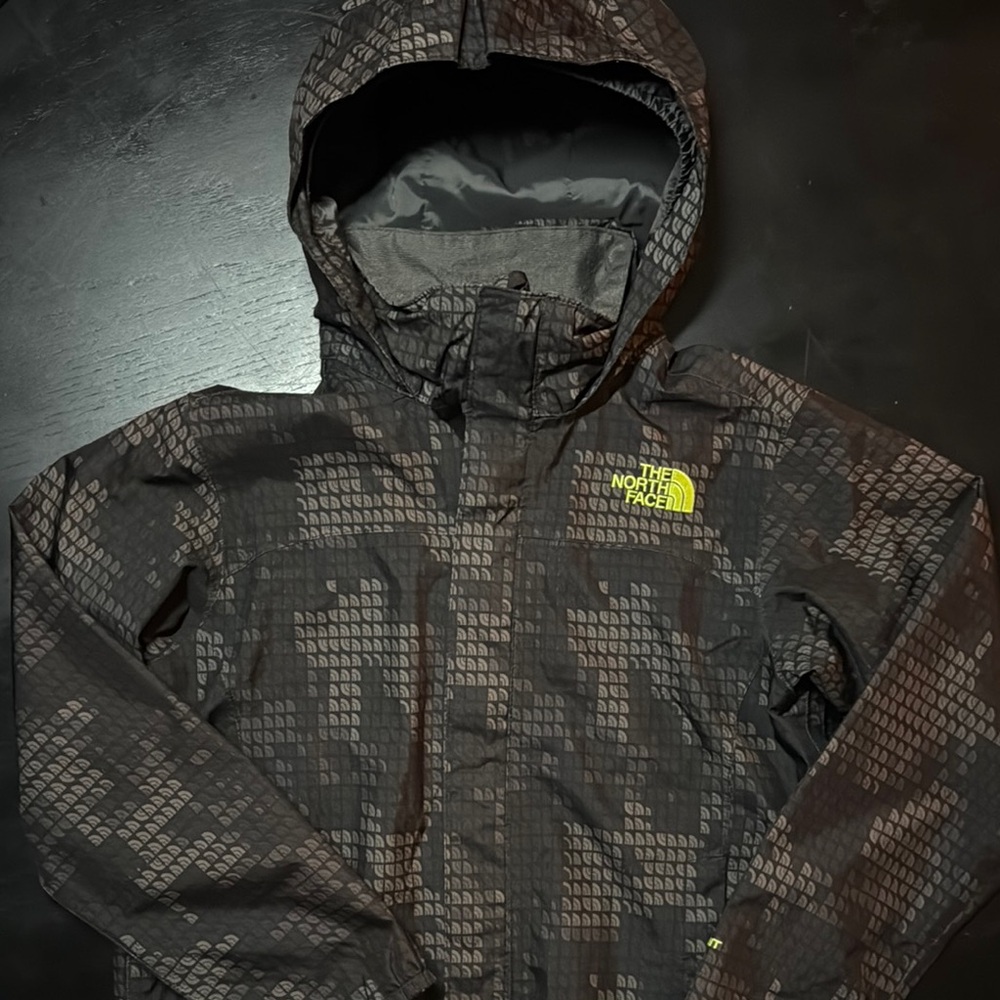 The North Face Black and Green Patterned Jacket size M